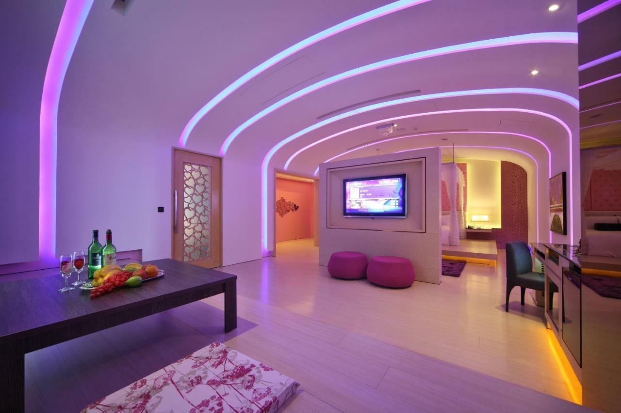 Doule Motel Taichung Luaran gambar