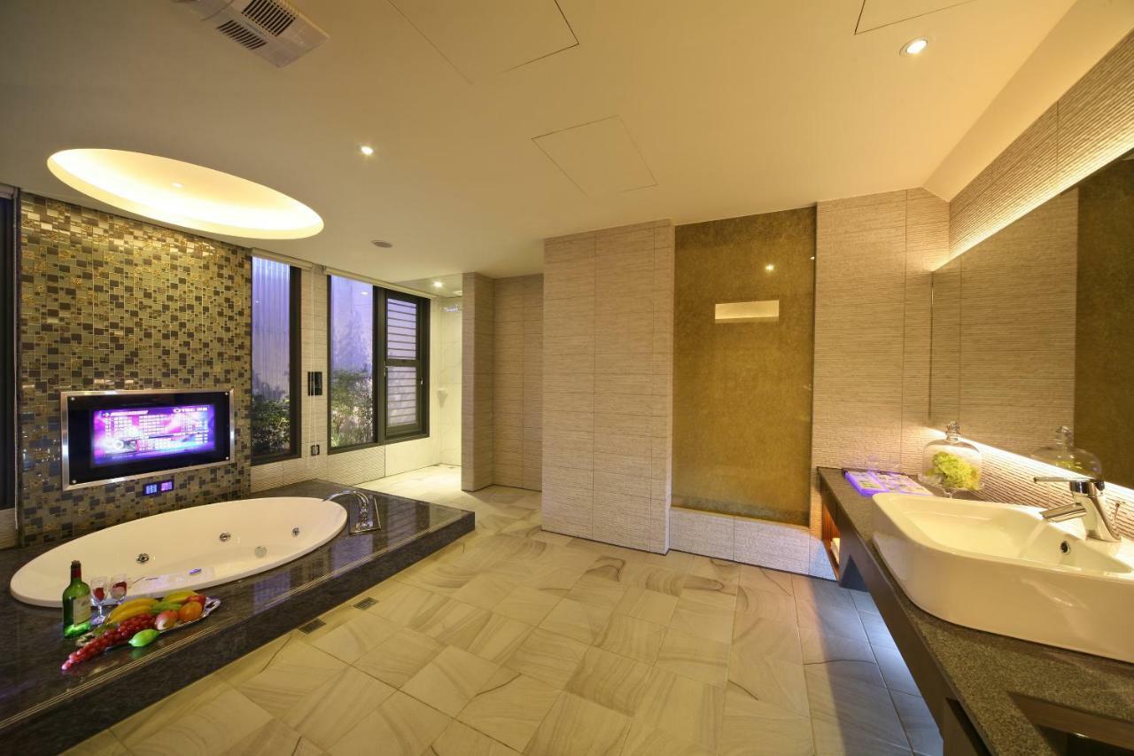 Doule Motel Taichung Luaran gambar