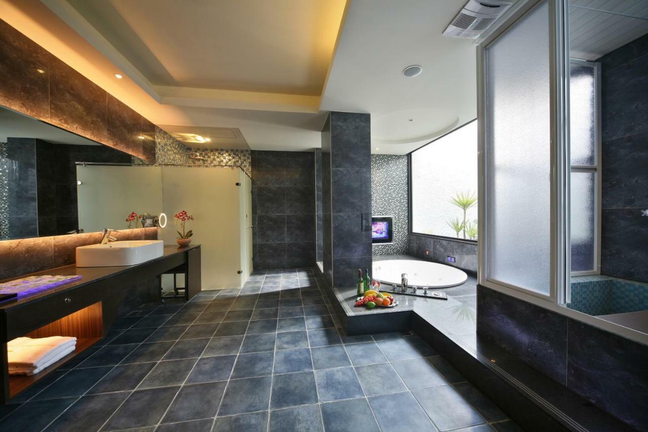 Doule Motel Taichung Luaran gambar